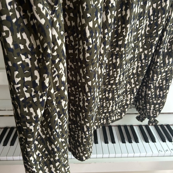 Zac & Rachel Green and Cream Smocked Blouse XL - Picture 14 of 16